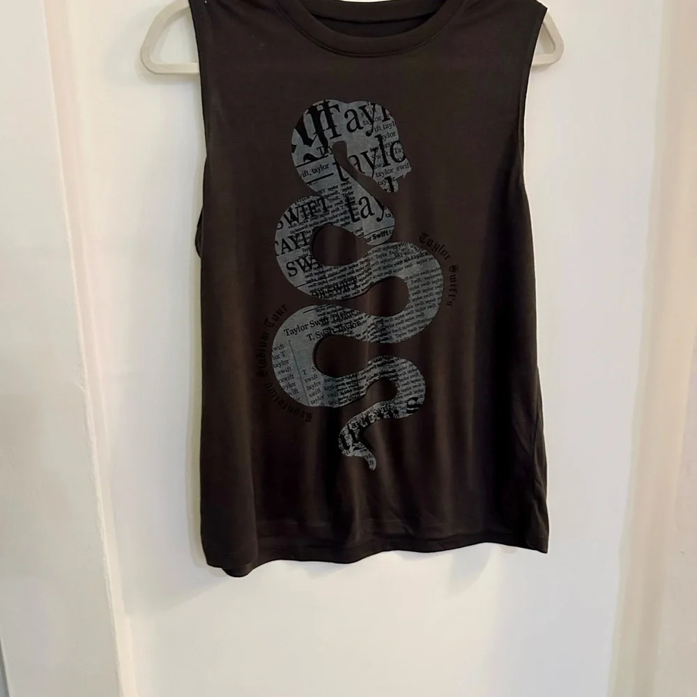 Taylor Swift Reputation Merch - Picture 1 of 4